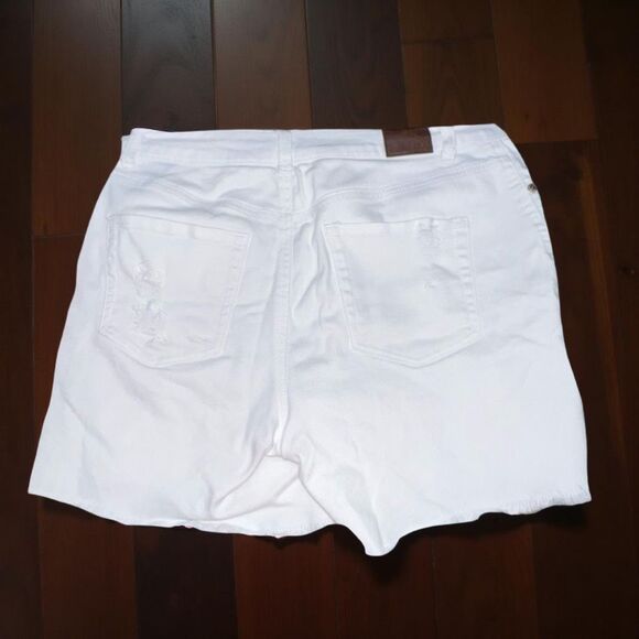 Maurices High Rise Cutt Off White Denim Shorts Size 12 Waist 32” #96 - Picture 5 of 5